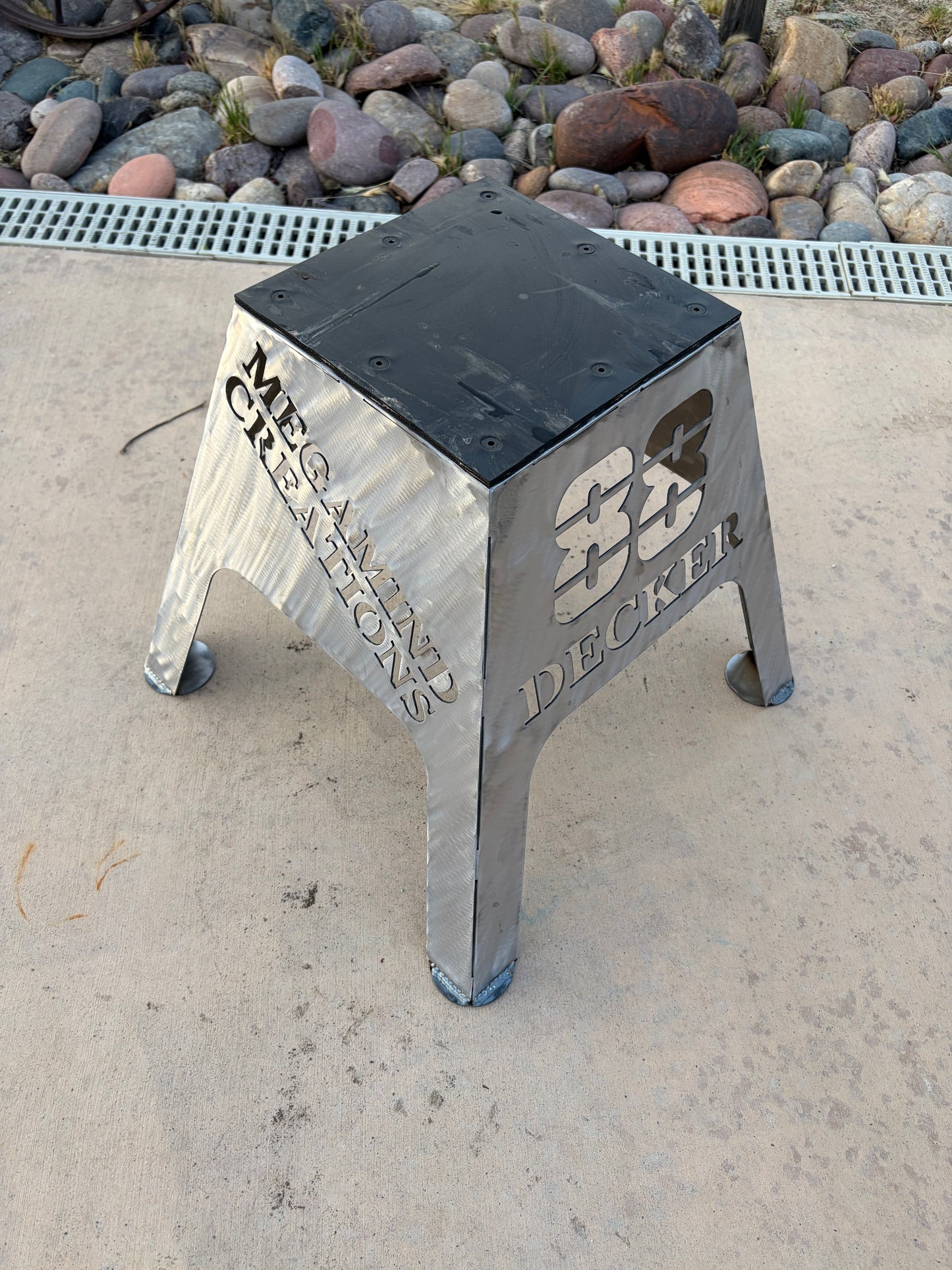 17" Moto Stand